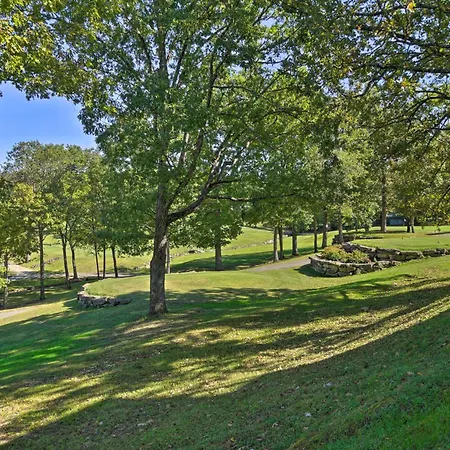 Resort Condo With Patio, 5 Mi To Branson Landing!